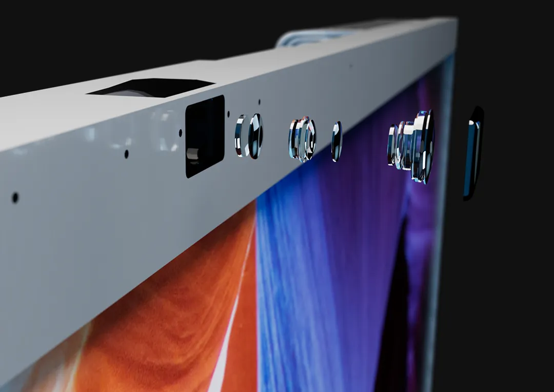 ディスプレイ上部に設置された複数のマイクとカメラ部分をクローズアップした画像。