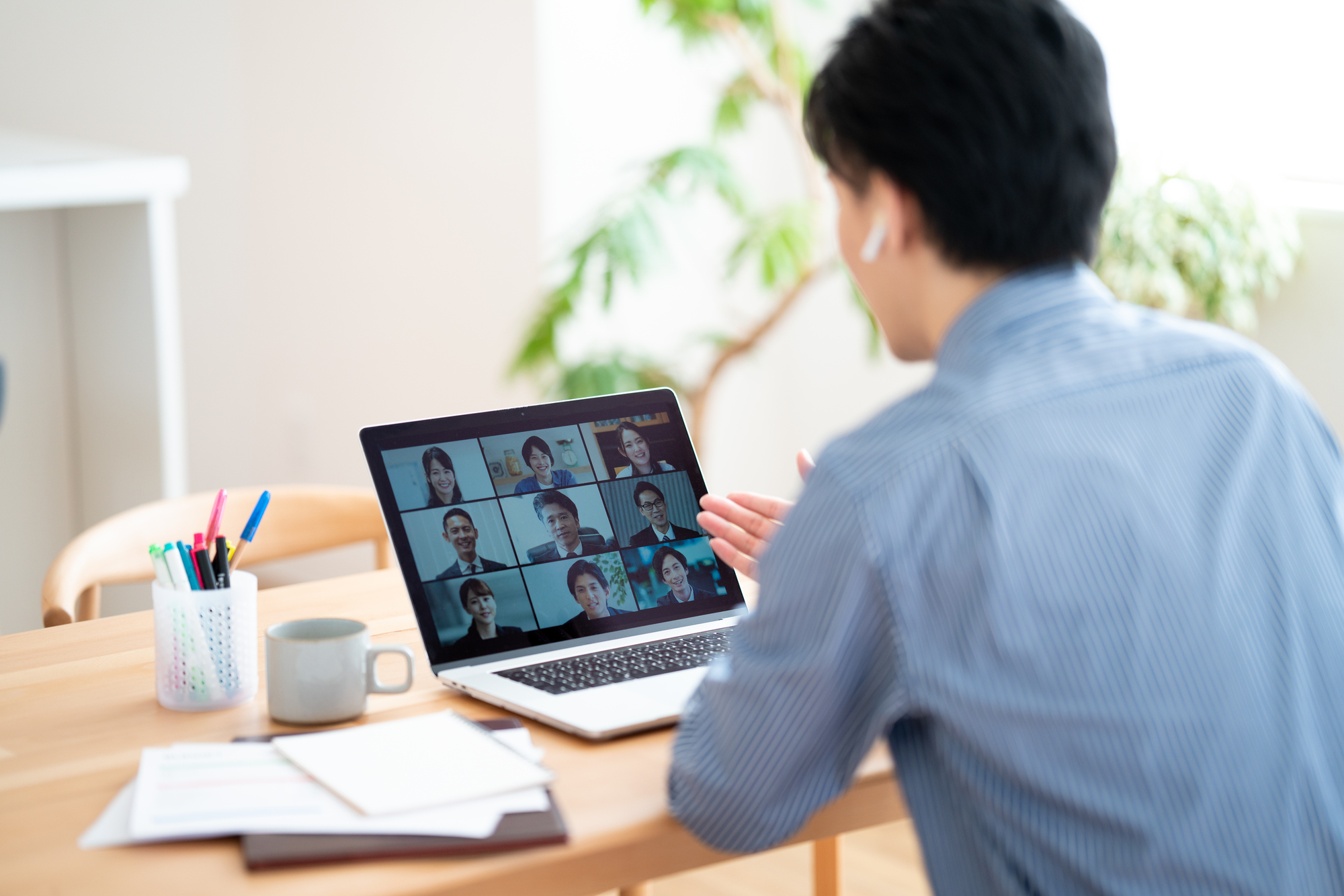 Web会議とは？テレビ会議との違いやメリット、会議の質を劇的に高める便利ツールまで徹底解説