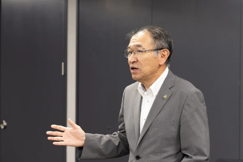 池田市長がミライタッチについてコメントを述べる様子